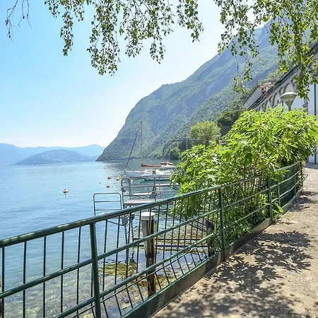 2 Bedroom Beautiful In Διαμέρισμα